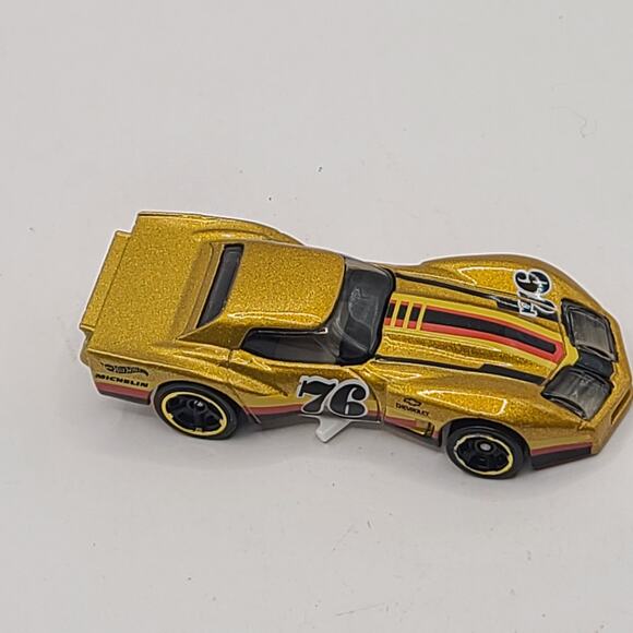 2012 Hot Wheels Chevrolet Gold Race Car #76, Made in Malaysia mint condition - Picture 3 of 7